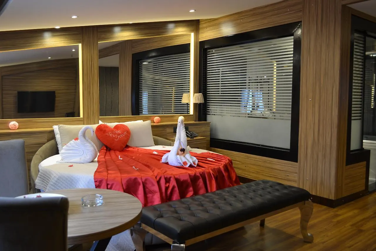 Gumus Palace Suites 이스탄불 3*,